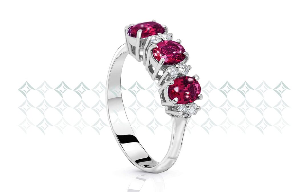 Anello trilogy con rubini
