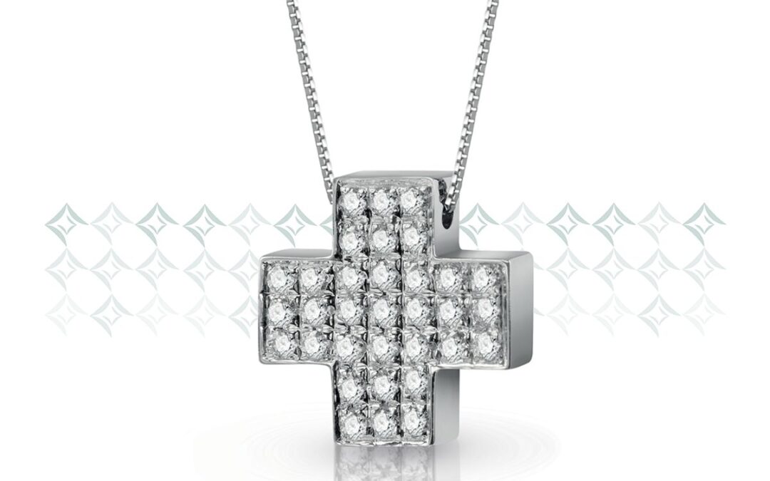 Croce di Malta con diamanti