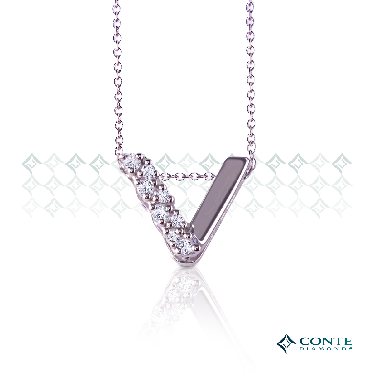Collana con ciondolo lettera V