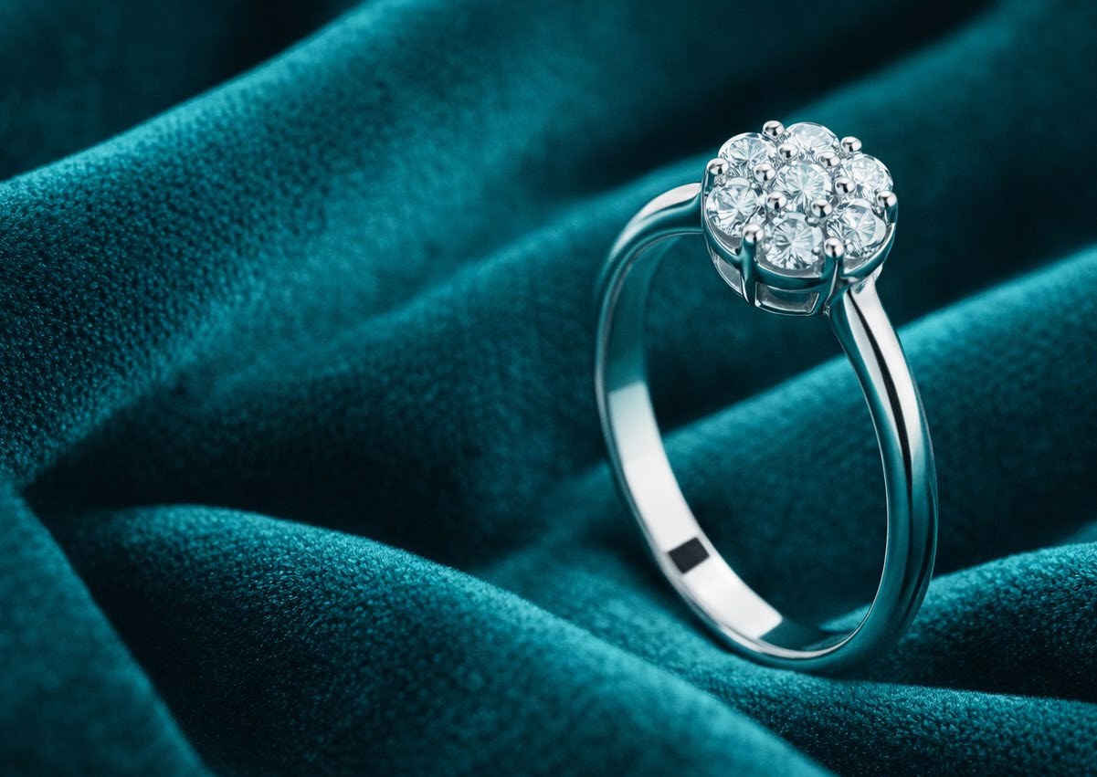 Collezione Orione di Conte Diamonds: anello, collana, pendente con diamante